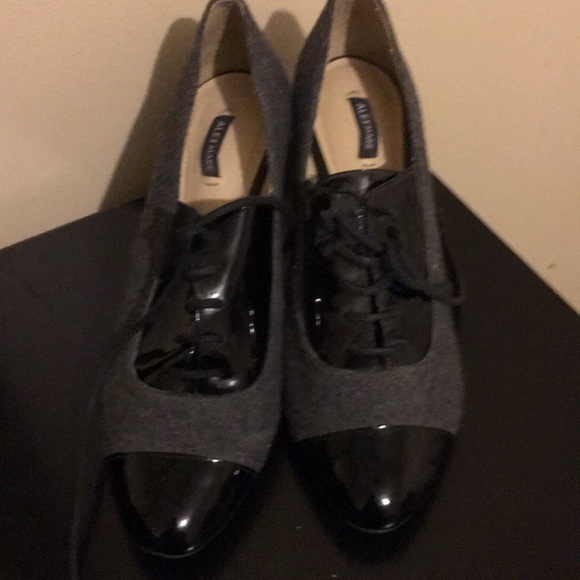 Shoes - Picture 1 of 4